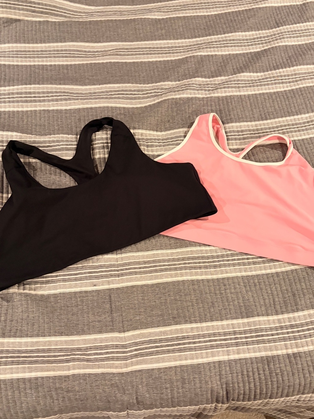 NWOT 2 Women’s Plus size 4X Old Navy Pink and Black Racerback Sports Bras